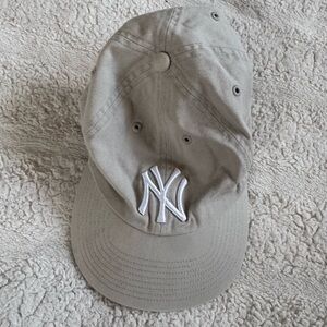 NY YANKEES BASEBALL CAP GREY